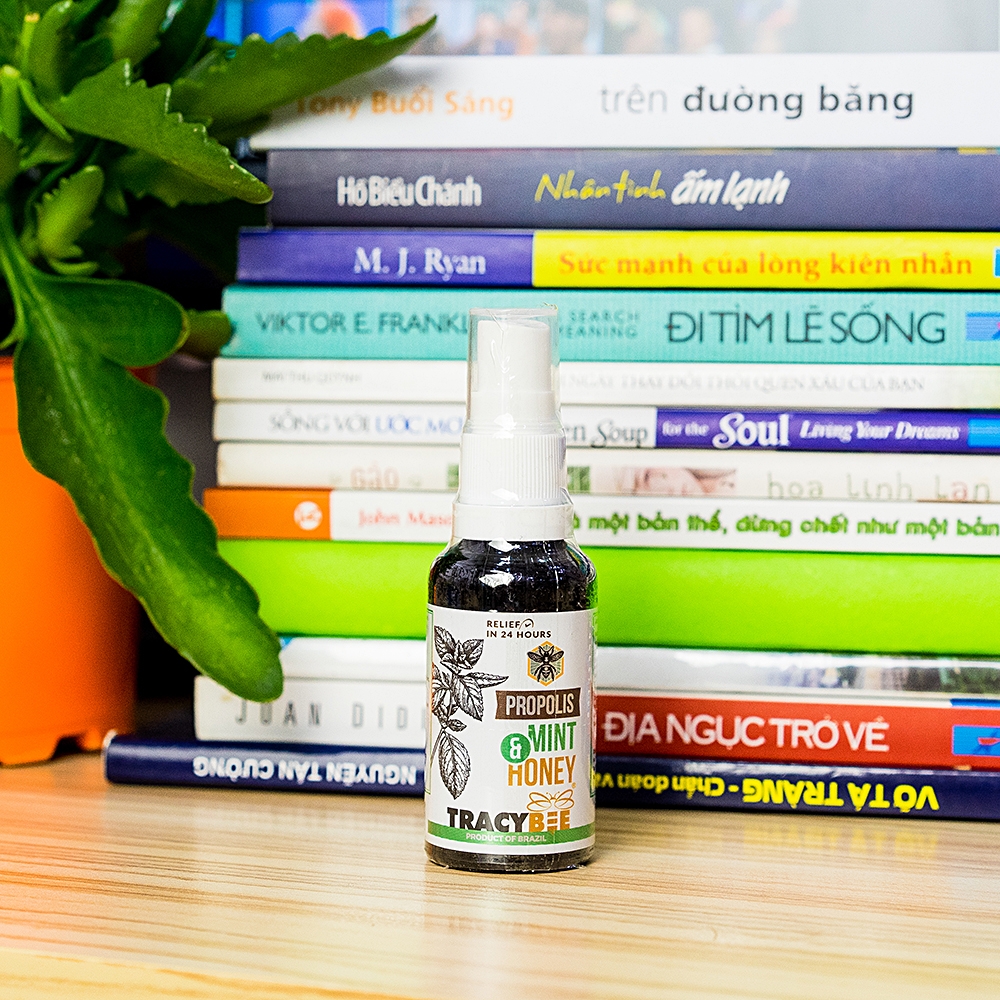 Keo ong giúp giảm đau viêm họng ho do nhiễm khuẩn Tracybee Propolis Tutti Frutti & Honey vị bạc hà (30ml)