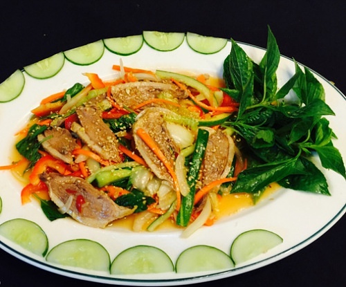 15 phút có ngay món bánh bột lọc gói lá chuối dân dã mà ngon tuyệt cú mèo