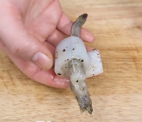 30 phút làm thịt chiên riềng thơm lừng, gắp không ngừng đũa