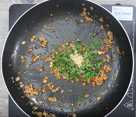 Ăn không biết chán với khoai tây bọc trứng cút chiên xù giòn tan nịnh miệng hết cỡ