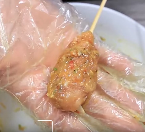 Ăn mãi không muốn dừng với món tôm cuộn mì chiên giòn cực độc đáo