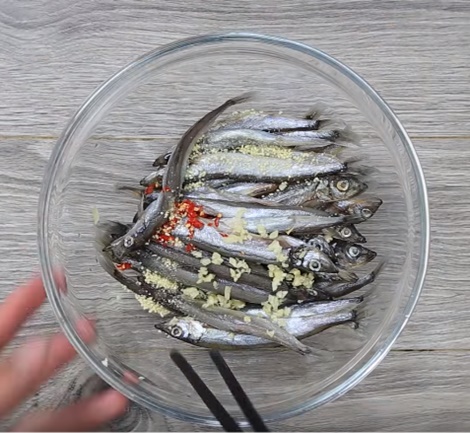 Ăn vặt cực đã với bánh bột chiên đường kiểu Thái đủ vị