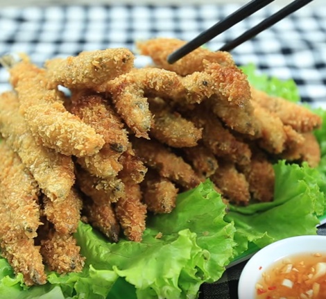 Ăn vặt cực đã với bánh bột chiên đường kiểu Thái đủ vị