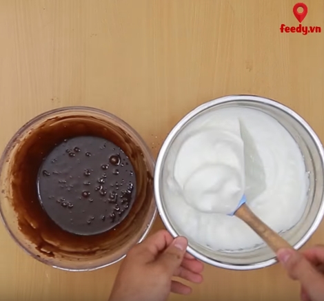 Ăn vặt cực vui với món thịt gà xé cay cay, ngọt ngọt, hẫn dẫn vô cùng