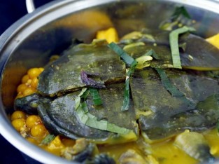 Ba ba om chuối đậu