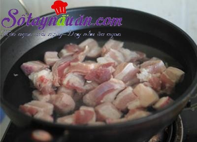 Ba chỉ kho khoai sọ