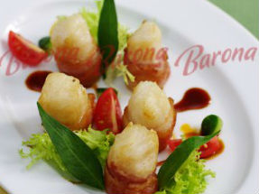 Ba rọi xông khói cuộn cá sốt ngũ vị