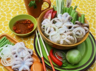 Bạch tuộc nhúng giấm