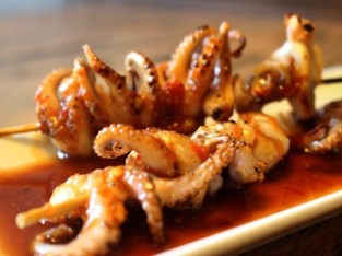 Bạch tuộc nướng sốt cay