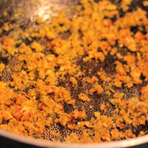 Cách làm bạch tuộc xào sả ớt