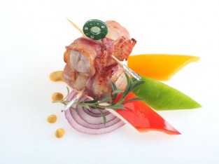 Bacon cuốn bò sốt mù tạt vàng