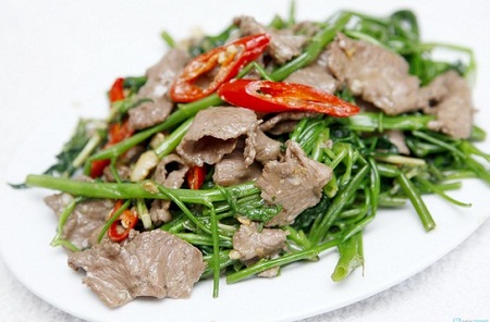 Bạn đã biết cách làm thịt trâu xào rau muống ngon đậm đà chưa?