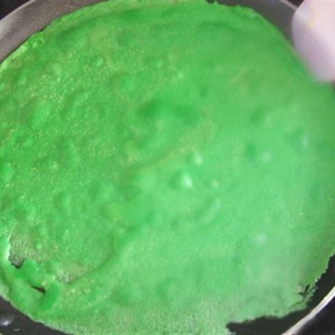 Cách làm bánh 7 màu không cần lò nướng