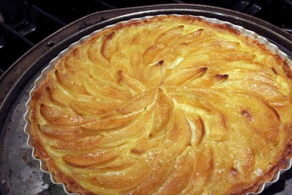 Bánh apple custard tart