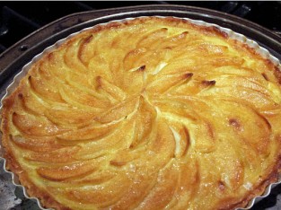 Bánh apple custard tart