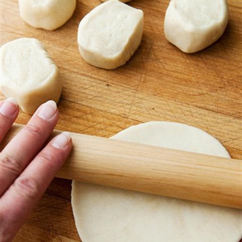 Cách làm bánh bao chiên nhân lạp xưởng