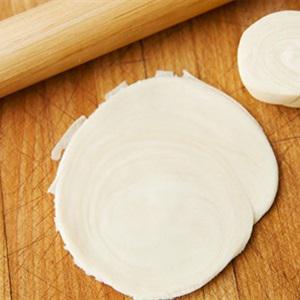 Cách làm bánh bao chiên nhân lạp xưởng