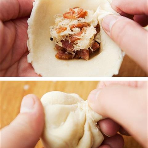 Cách làm bánh bao chiên nhân lạp xưởng