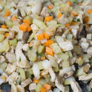 Cách làm bánh bao chiên nhân thập cẩm