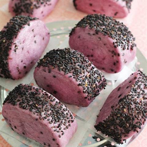 Cách làm bánh bao khoai lang tẩm mè