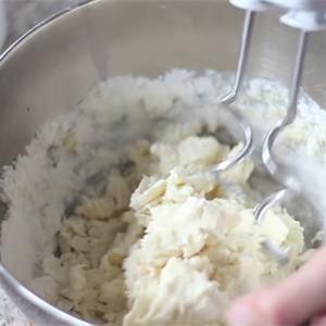 Cách làm bánh bao kim sa