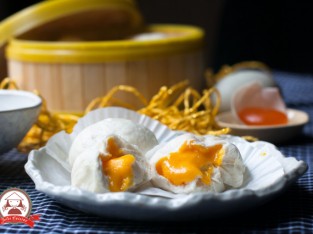 Bánh bao nhân trứng muối