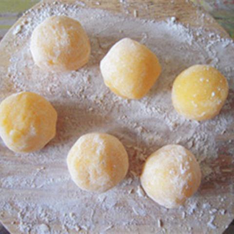 Cách làm bánh bao nhân trứng xốp