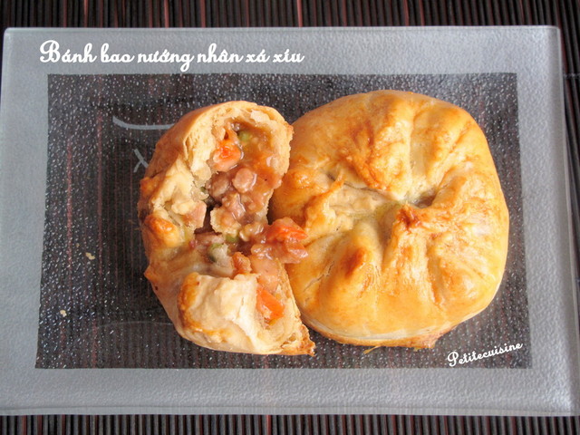 Bánh bao nướng nhân xá xíu