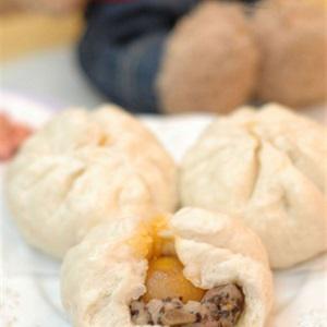 Cách làm bánh bao trứng muối