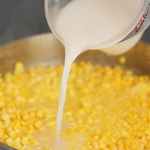 Cách làm bánh bắp chiên bơ