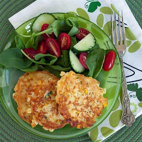 Cách làm bánh bắp chiên giòn cho bữa sáng