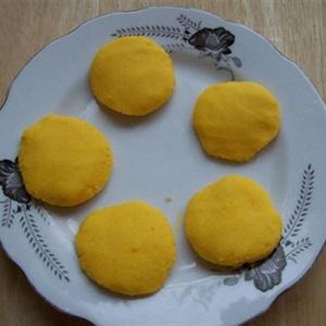 Cách làm bánh bí đỏ chiên giòn