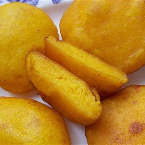 Cách làm bánh bí đỏ chiên giòn