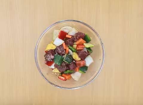 Bánh bí đỏ chiên nóng hổi thơm phức