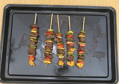 Bánh bí đỏ chiên nóng hổi thơm phức