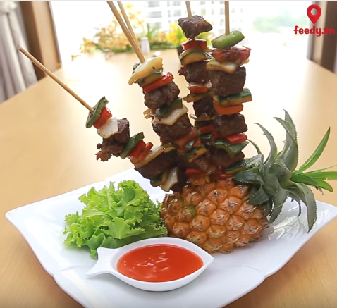 Bánh bí đỏ chiên nóng hổi thơm phức