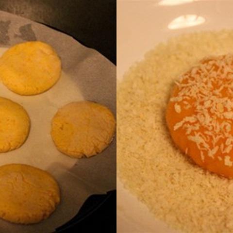 Cách làm bánh bí đỏ chiên xù