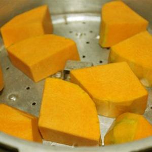 Cách làm bánh bí đỏ hạnh nhân