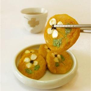 Cách làm bánh bí đỏ hạnh nhân