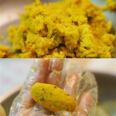 Cách làm bánh bí đỏ tẩm dừa