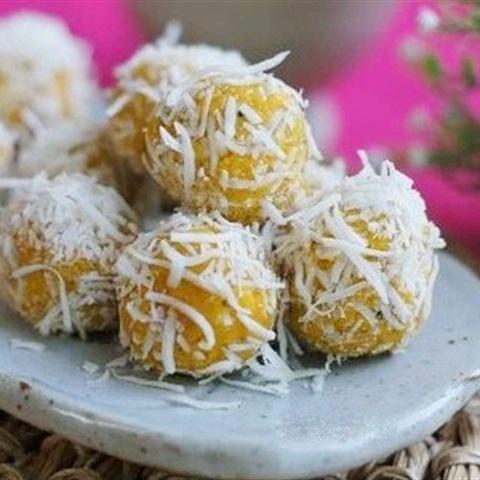 Cách làm bánh bí đỏ tẩm dừa