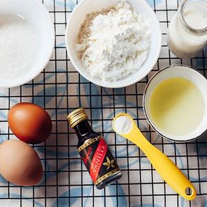 Cách làm bánh bông lan bằng chảo chống dính