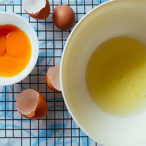 Cách làm bánh bông lan bằng chảo chống dính