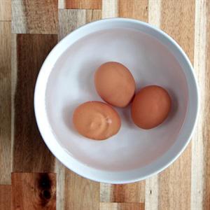 Cách làm bánh bông lan bằng nồi cơm điện