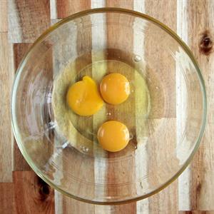 Cách làm bánh bông lan bằng nồi cơm điện