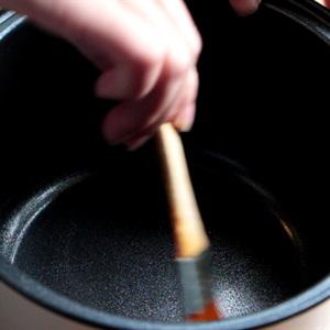 Cách làm bánh bông lan bằng nồi cơm điện