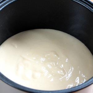 Cách làm bánh bông lan bằng nồi cơm điện