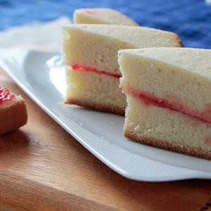 Cách làm bánh bông lan bằng nồi cơm điện