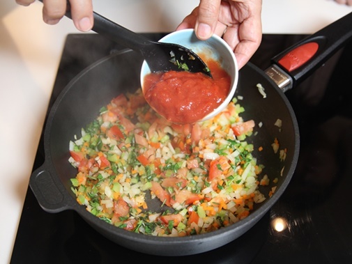 Bánh bông lan bí ngô cuộn kem phô mai hấp dẫn