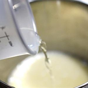 Cách làm bánh bông lan chanh phủ chocolate